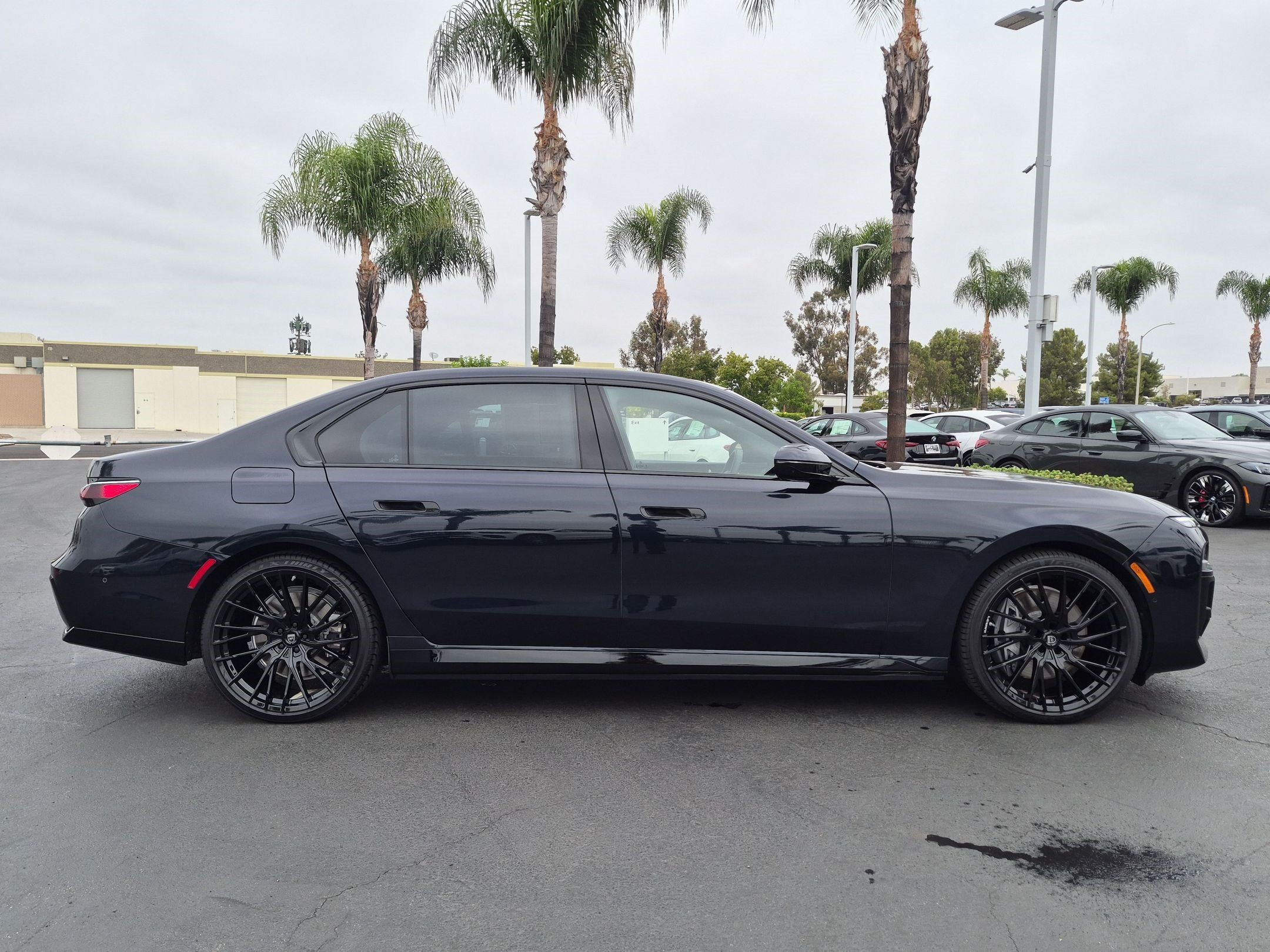 Used 2026 BMW 750e xDrive AWD/4WD image 11