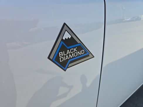Used 2024 Ford Bronco Black Diamond AWD/4WD image 18