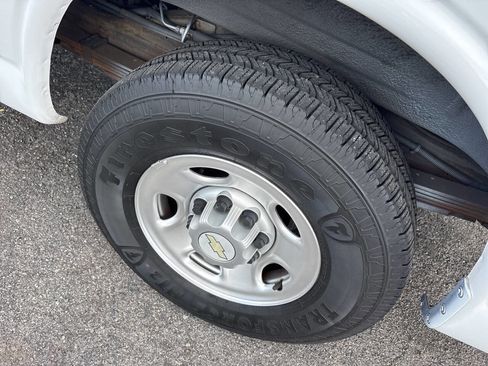Used 2010 Chevrolet Express 3500 RWD image 13