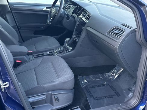 Used 2019 Volkswagen e-Golf SE w/ Driver Assistance Package image 10