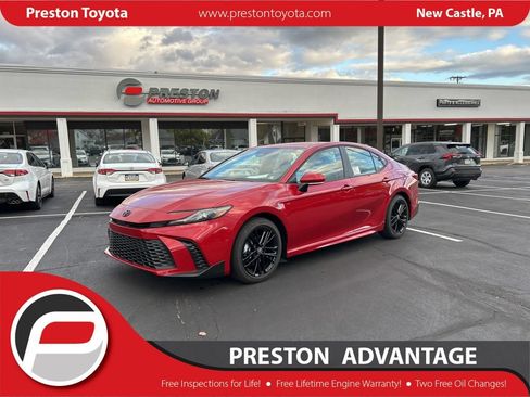 New 2026 Toyota Camry SE FWD image 1
