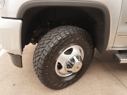 Used 2018 GMC Sierra 3500 Denali w/ Duramax Plus Package image 29