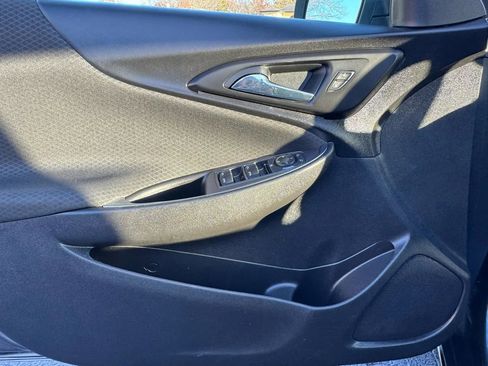 Used 2017 Chevrolet Malibu Hybrid image 20