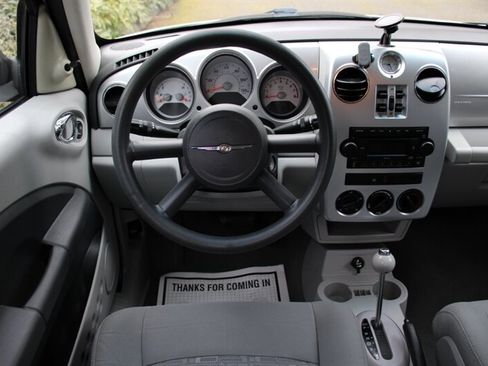 Used 2007 Chrysler PT Cruiser image 16