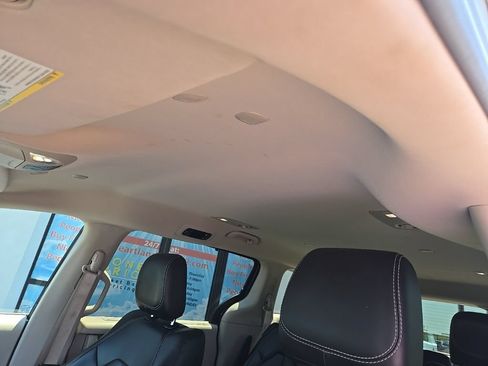Used 2023 Chrysler Pacifica Touring-L FWD image 30