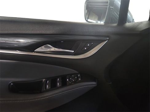 Used 2019 Buick Enclave Essence image 16