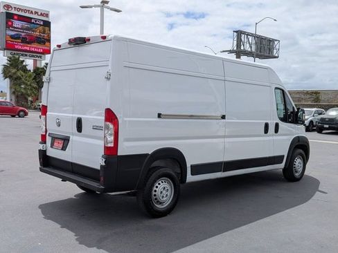 Used 2025 RAM ProMaster 2500 w/ Convenience Group FWD image 11