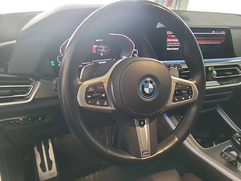 Used 2022 BMW X5 xDrive45e w/ M Sport Package image 11