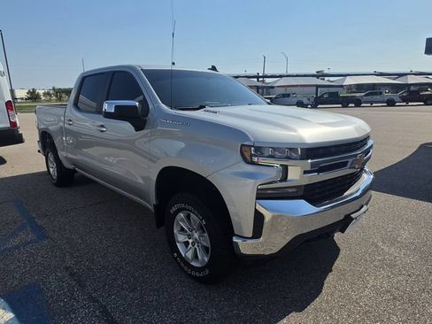 Used 2021 Chevrolet Silverado 1500 LT w/ Convenience Package II AWD/4WD image 4