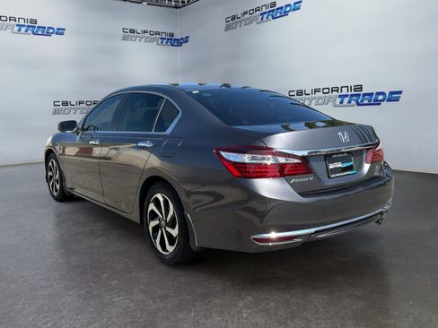 Used 2017 Honda Accord EX image 7