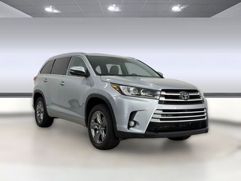 Used 2019 Toyota Highlander Limited Platinum FWD image 7