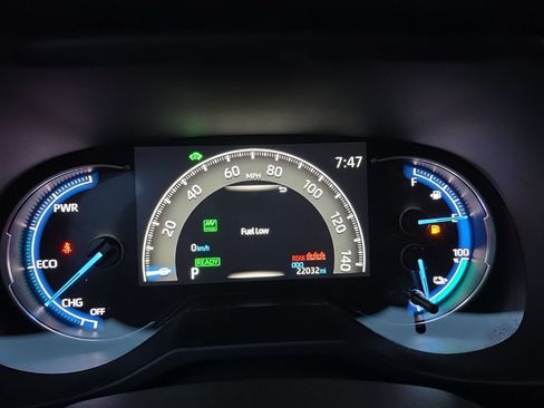 Used 2025 Toyota RAV4 SE AWD/4WD image 28