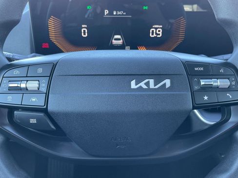 Used 2025 Kia K4 LXS image 27