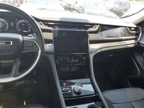 Used 2022 Jeep Grand Cherokee Limited AWD/4WD image 14