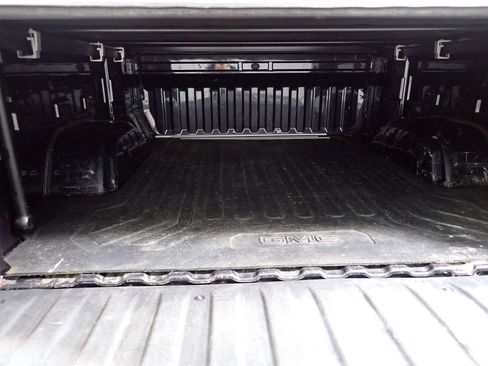 Used 2022 GMC Sierra 1500 SLT AWD/4WD image 17