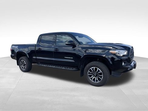 Used 2021 Toyota Tacoma 4x4 Double Cab w/ Tacoma SR5 Package image 2