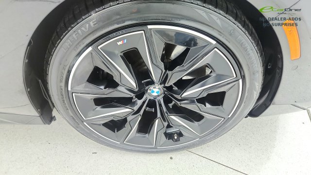 Used 2025 BMW i7 eDrive50 w/ M Sport Package RWD image 78