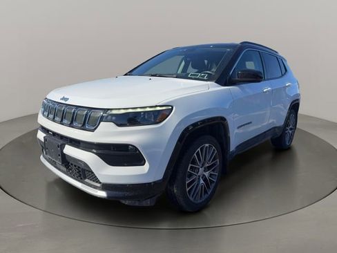 Used 2022 Jeep Compass Limited w/ Elite Group image 3