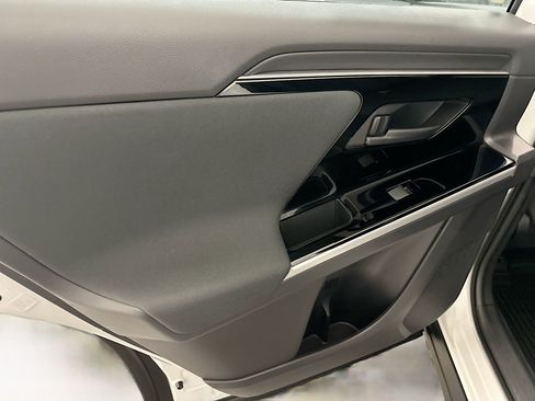 Used 2023 Subaru Solterra AWD image 27