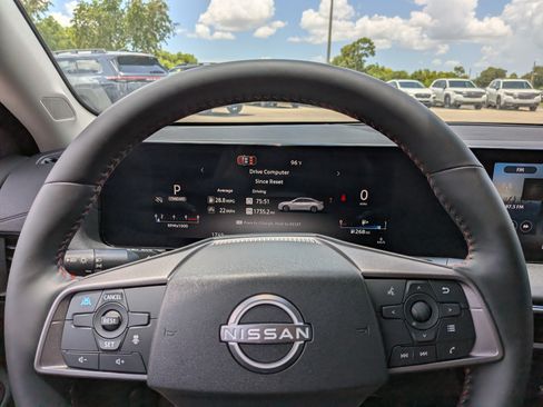 Used 2026 Nissan Sentra SR w/ SR Premium Package FWD image 27