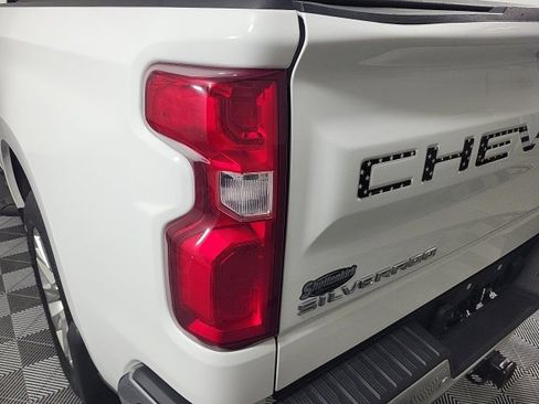 Used 2021 Chevrolet Silverado 1500 LTZ w/ LTZ Premium Package image 11