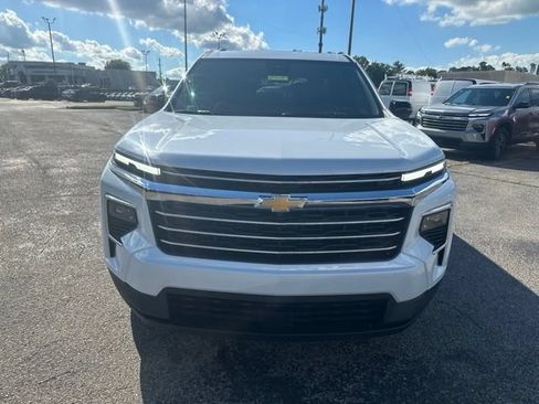 New 2026 Chevrolet Traverse LT w/ Sun and Wheel Package FWD image 8