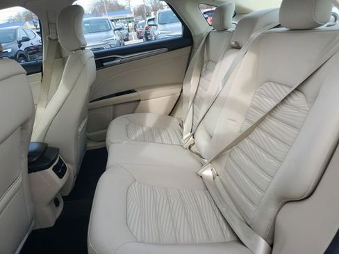 Used 2016 Ford Fusion SE image 26