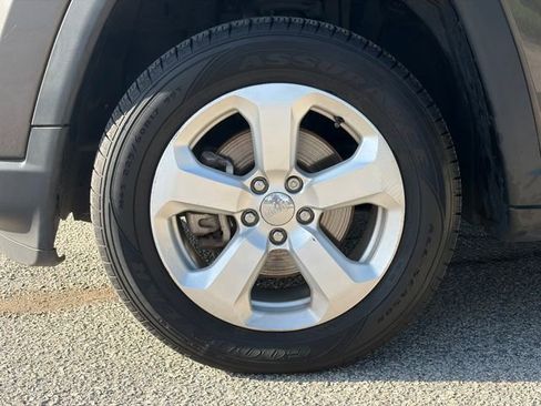 Used 2021 Jeep Compass Latitude AWD/4WD image 28