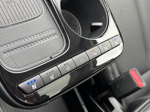 Used 2025 Hyundai Ioniq 5 Limited image 41