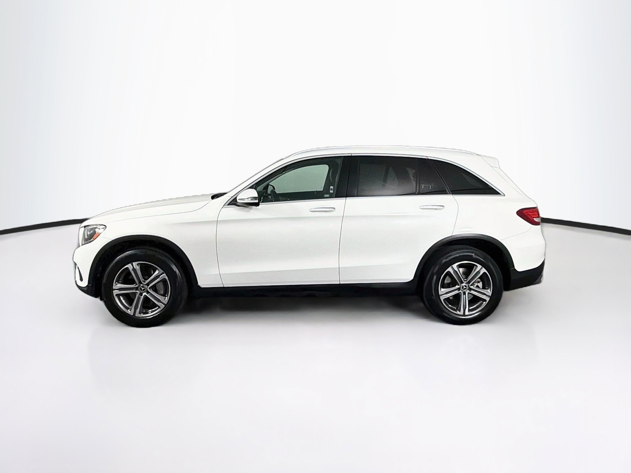 Used 2019 Mercedes-Benz GLC 300 image 4