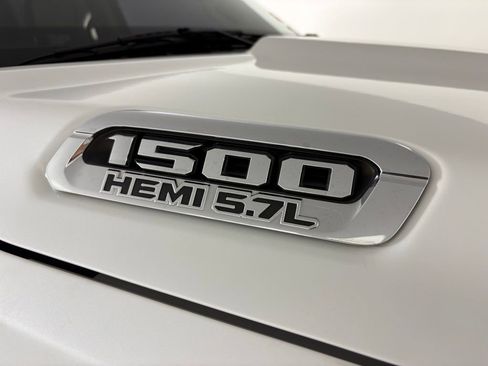 Used 2019 RAM 1500 Laramie AWD/4WD image 13