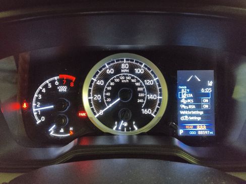 Used 2022 Toyota Corolla LE FWD image 23
