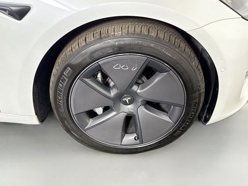 Used 2021 Tesla Model 3 Standard Range Plus image 31