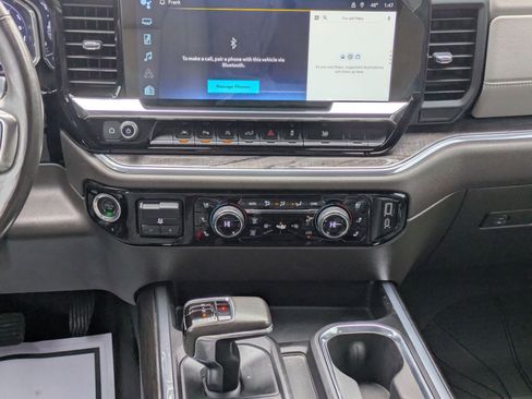 Used 2022 Chevrolet Silverado 1500 LTZ w/ LTZ Convenience Package II image 19