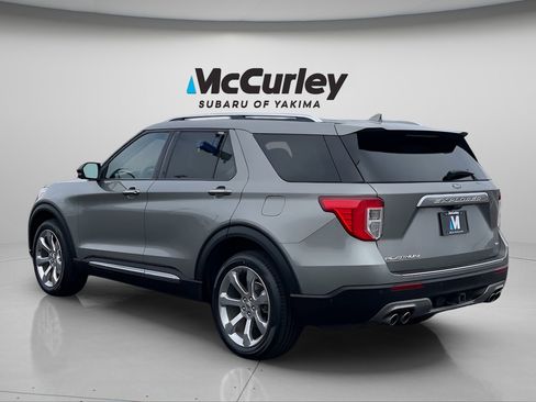 Used 2020 Ford Explorer Platinum w/ Premium Technology Package image 3
