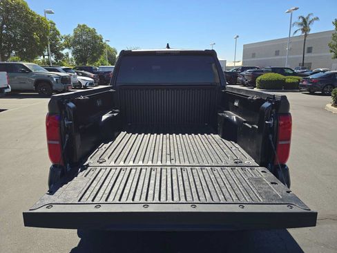 Certified 2025 Toyota Tacoma SR5 AWD/4WD image 17