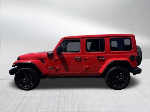 Certified 2025 Jeep Wrangler Unlimited Sahara w/ Safety Group AWD/4WD image 8