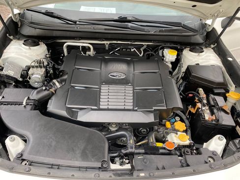 Used 2018 Subaru Outback 3.6R Touring AWD/4WD image 27