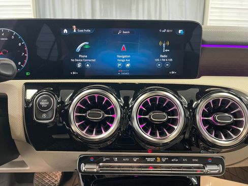 Used 2023 Mercedes-Benz CLA 250 4MATIC image 8