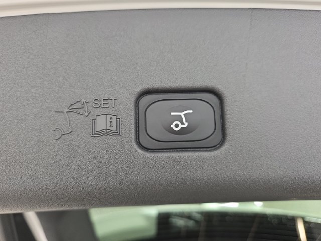 New 2026 Lincoln Nautilus Premier AWD/4WD image 32