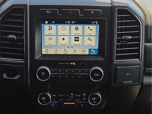 Used 2018 Ford Expedition Limited RWD image 13