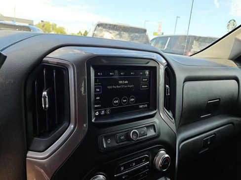 Used 2019 GMC Sierra 1500 4x4 Crew Cab w/ Convenience Package image 24