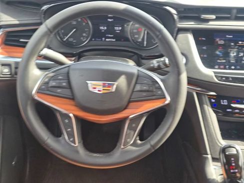 Used 2021 Cadillac XT5 Premium Luxury FWD image 16
