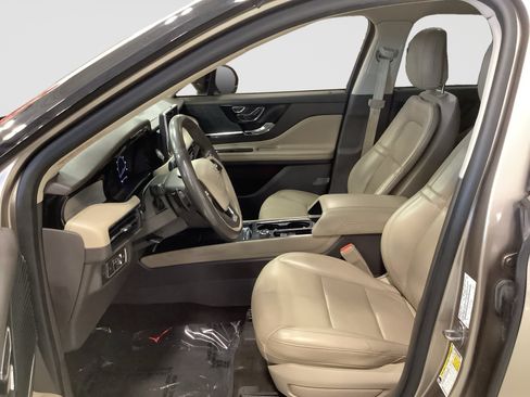 Used 2020 Lincoln Corsair AWD image 11