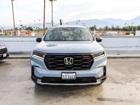 Used 2024 Honda Pilot TrailSport image 3