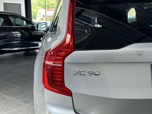 Certified 2022 Volvo XC90 T6 Momentum image 14