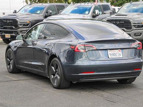 Used 2023 Tesla Model 3 Standard Range image 2