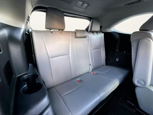 Used 2022 Toyota Highlander XLE image 25