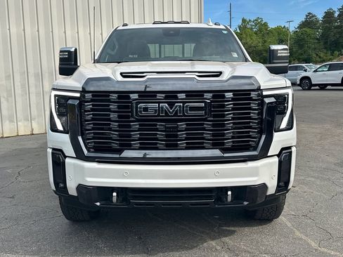Used 2024 GMC Sierra 2500 Denali Ultimate w/ Max Trailering Package AWD/4WD image 3