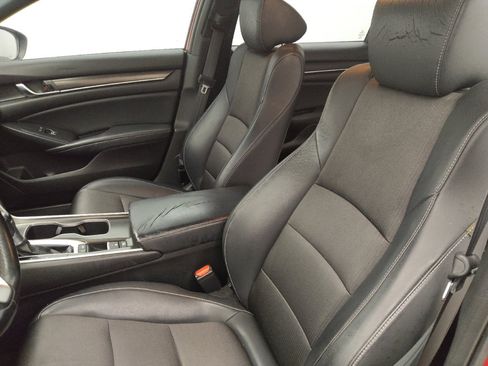 Used 2018 Honda Accord Sport image 17